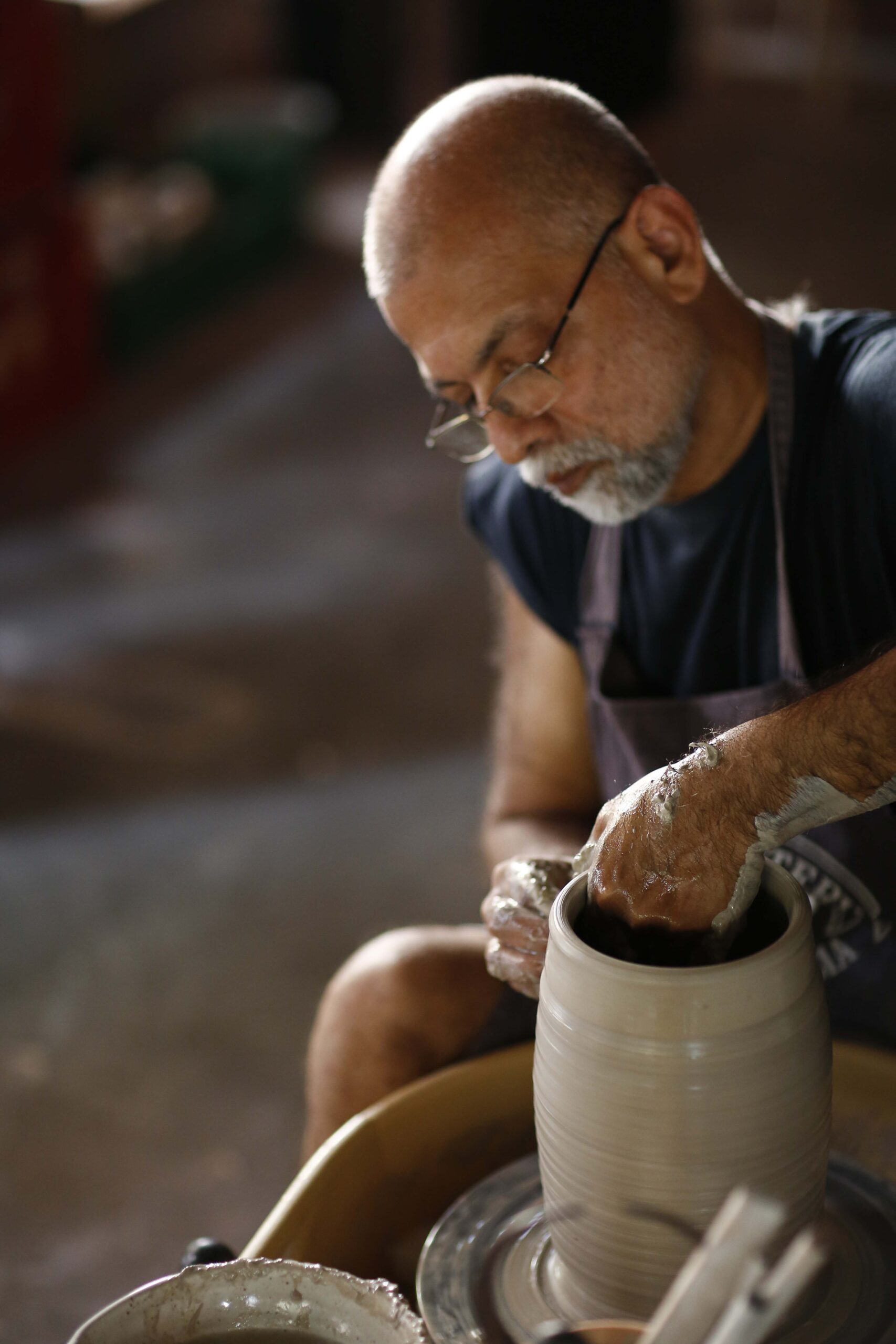 Cinnamon Life Hosts Master Potter Exhibition: “Shadows of a Pre-Renaissance Era”