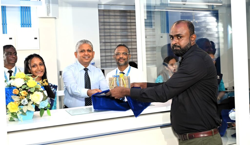 HNB බණ්ඩාරගම පාරිභෝගික ඒකකය නව නිවහනකට hnb bandaragama customer centre relocates to new facility 2