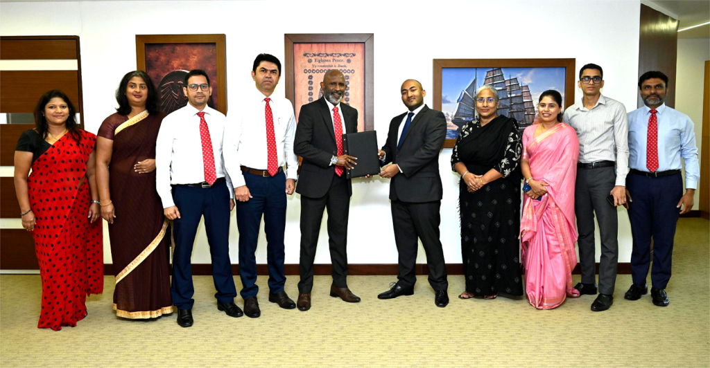 Fairway Latitude සුඛෝපභෝගී මහල් නිවාස, ගැනුම්කරුවන් සඳහා නිවාස ණය පහසුකම් සැලසීමේ අරමුණින් Fairway Properties සහ Pan Asia බැංකුව අතර අවබෝධතා ගිවිසුමක් අත්සන් කරයි image 01 (6)