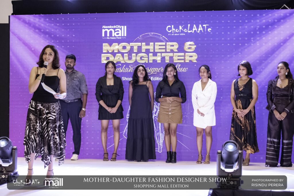 mother & daughter 0376.jpg
