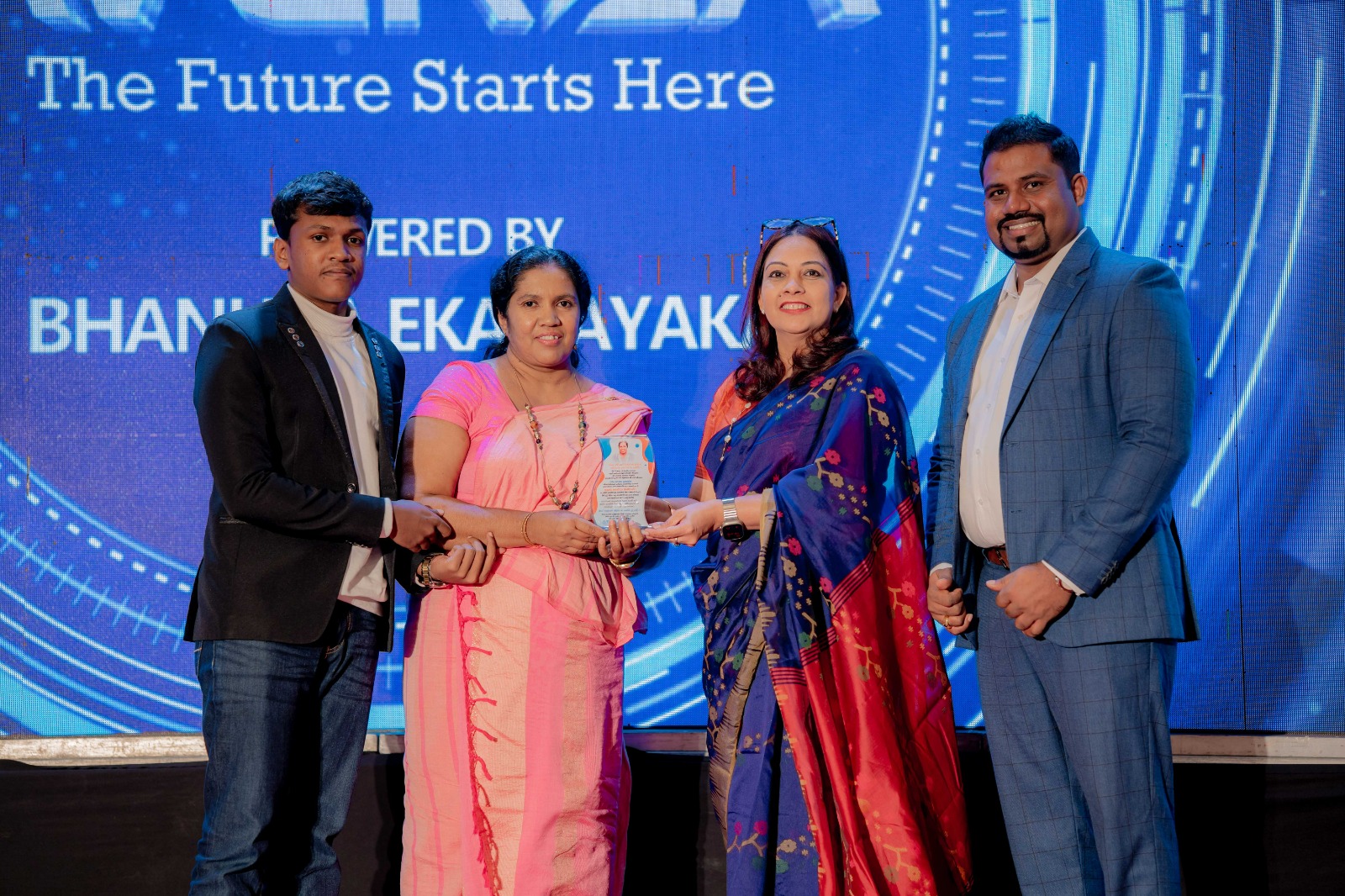 Avenza අධ්‍යාපනික සමුළුවේදී DFCC ආලෝකා අනාගත නායකයන් දිරිගන්වයි
